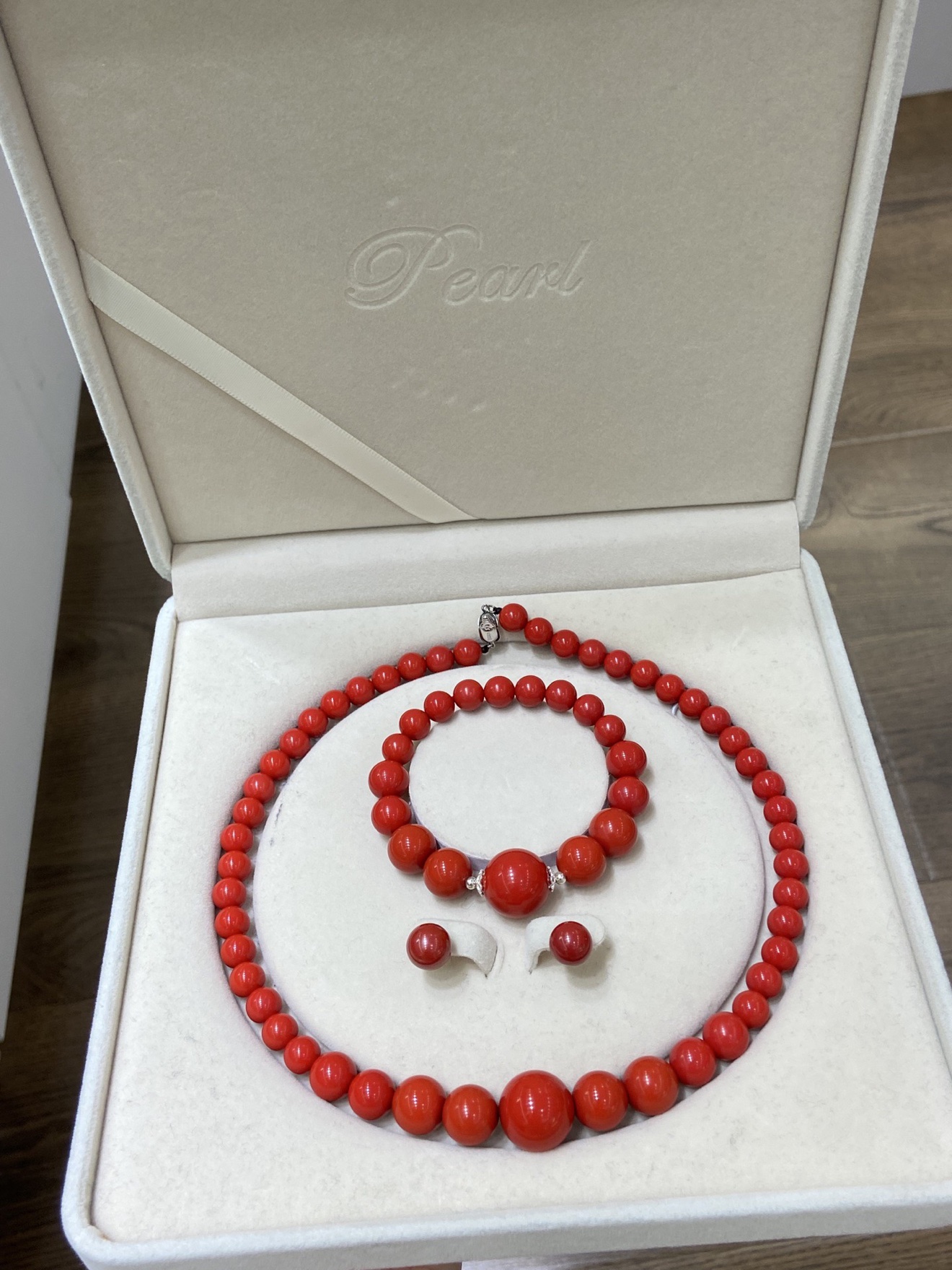 Cinnabar Red-Sand Tower Chain Three-Piece Set